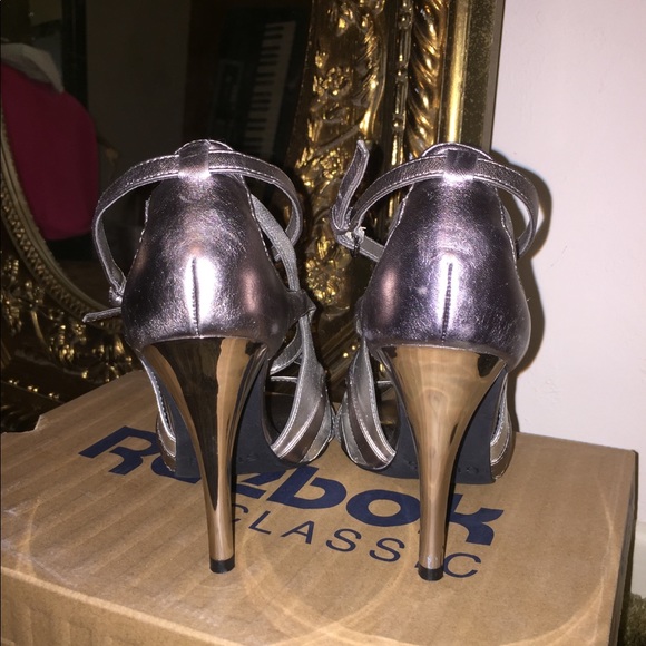 Guess Heels - Picture 2 of 4